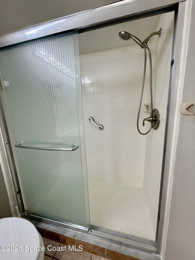 Building Photo - 1600 Woodland Dr