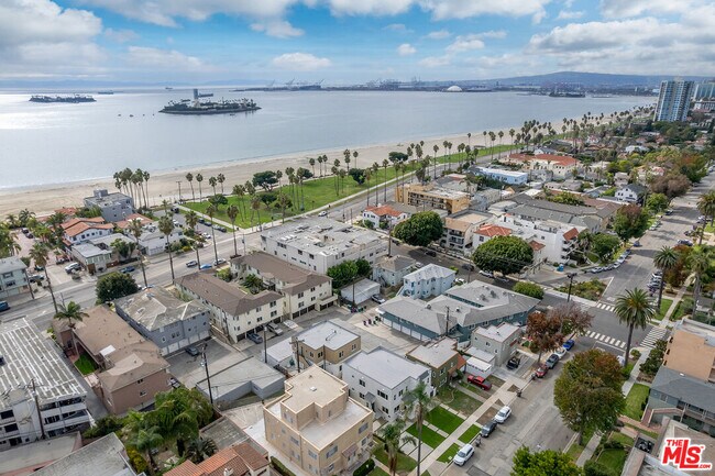 Building Photo - 3626 E 1st St