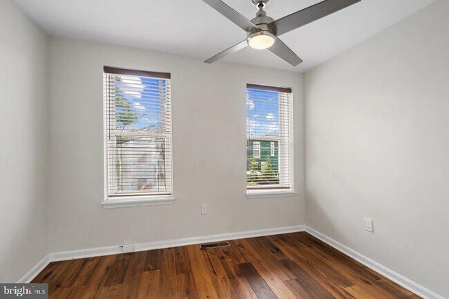 Building Photo - 424 Oakdale Pl NW