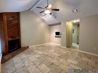 Building Photo - 5232 BUTTERCREEK LN, F6