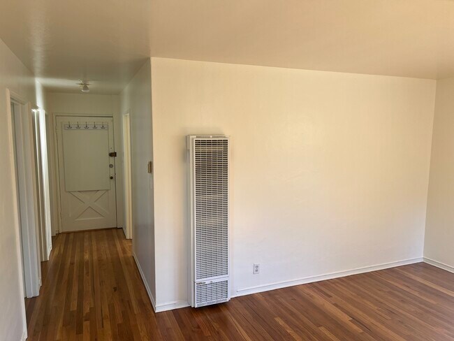 Building Photo - 919 Dwight Way