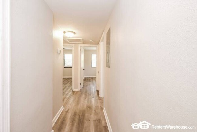 Building Photo - Gem of a home in Arlington