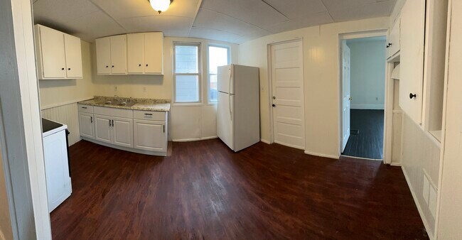 Building Photo - 108 Macamley St