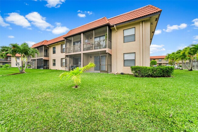 Building Photo - 21905 Lake Forest Cir