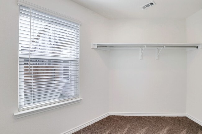 Building Photo - 614 Eucharis