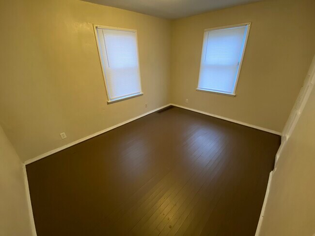 Building Photo - 1617 N Adams St