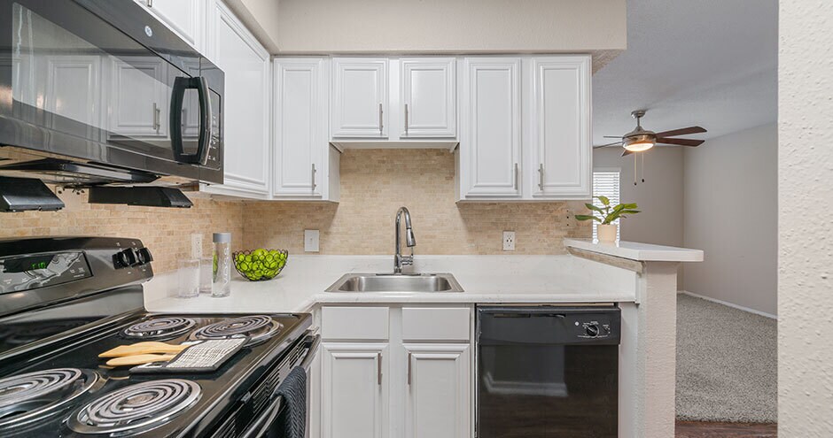 Building Photo - Marymont