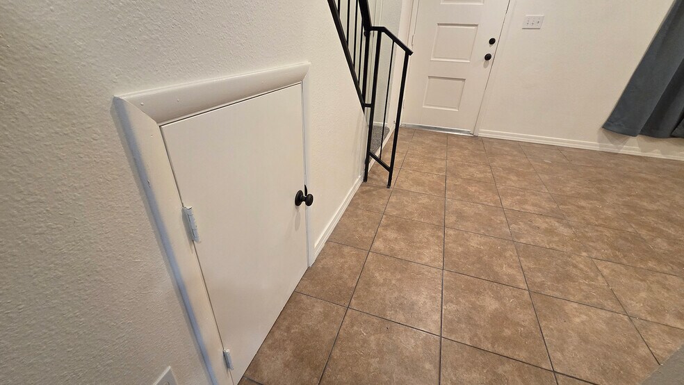 Building Photo - 6521 S La Corta Dr