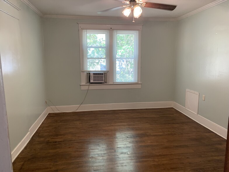 Downstairs Bedroom - 325 Oxford St