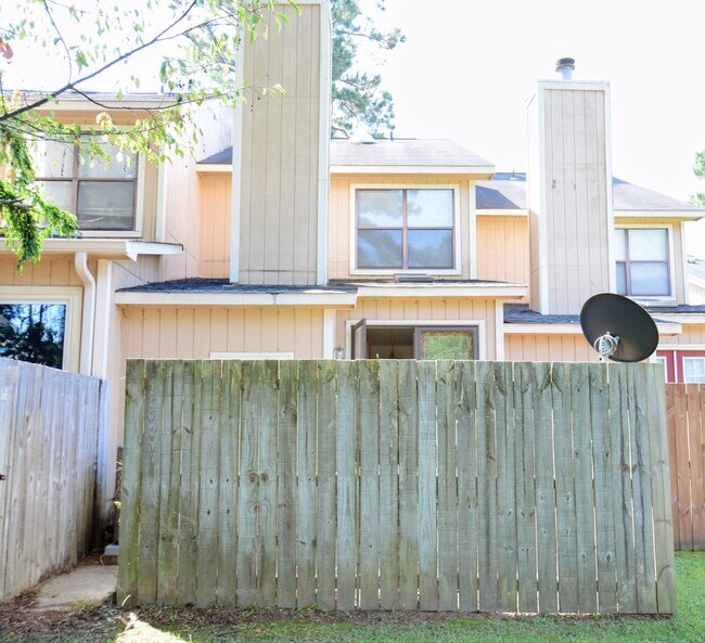 Building Photo - 1276 N Forest Dr