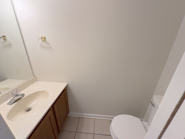Building Photo - Knoxville 37922 - Beautiful 3 bedroom cond...