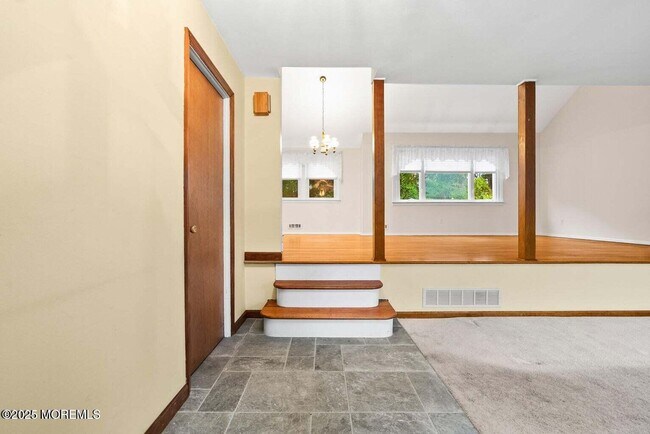 Building Photo - 23 Barbara Ln