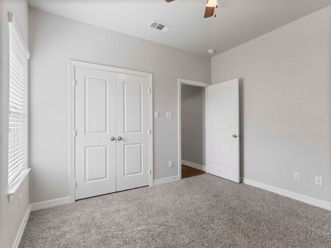 Building Photo - 244 Mossy Meadow Dr