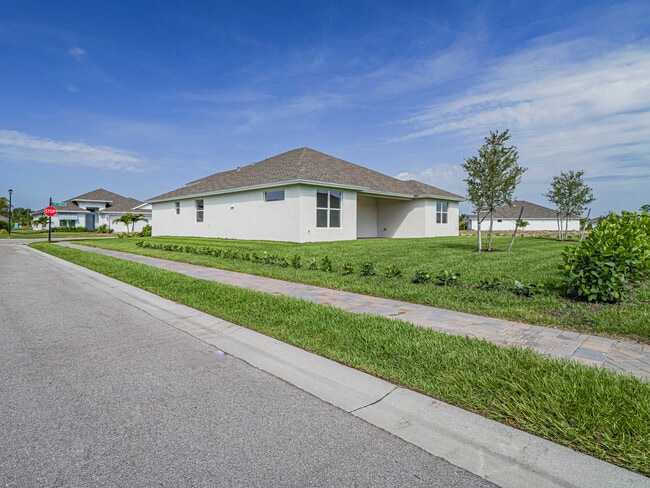 Building Photo - 6423 High Pointe Cir