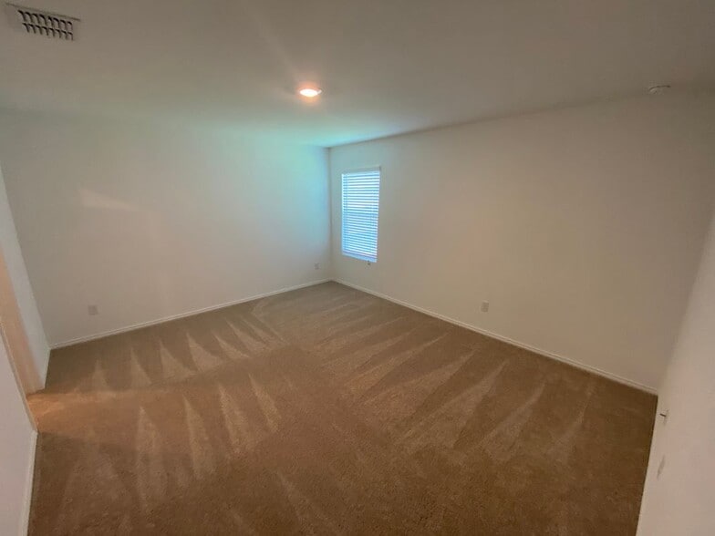 Building Photo - 5501 Lavender Dr