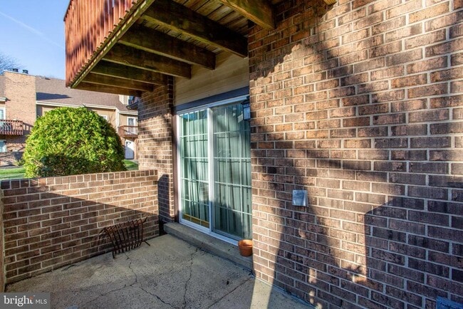 Building Photo - 33 Dogwood Ln