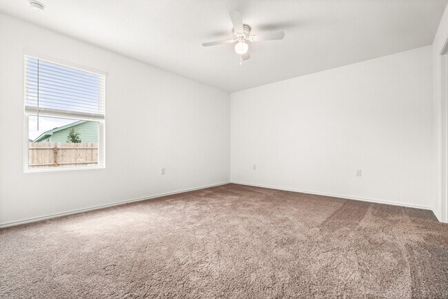 Building Photo - 10119 Ana Hts