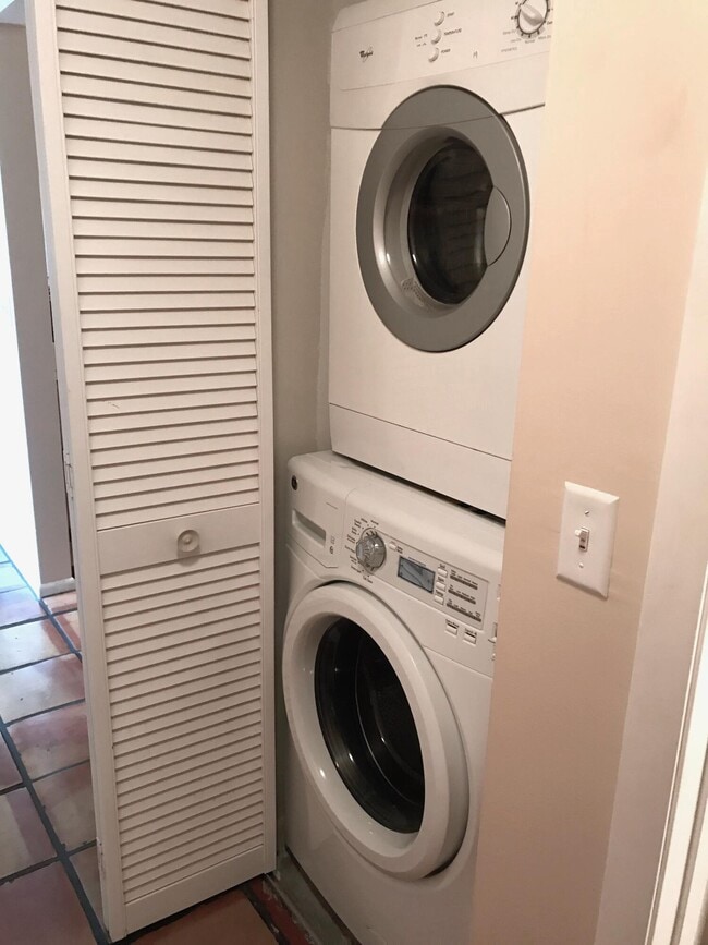 Building Photo - 1107 Green Pine Blvd