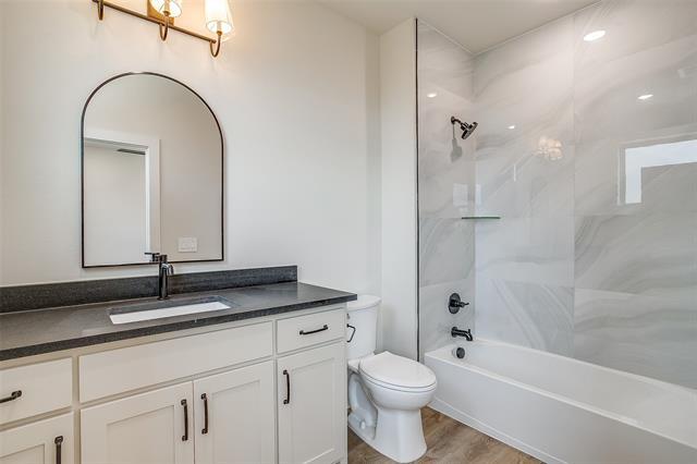 Building Photo - 408 Foch St