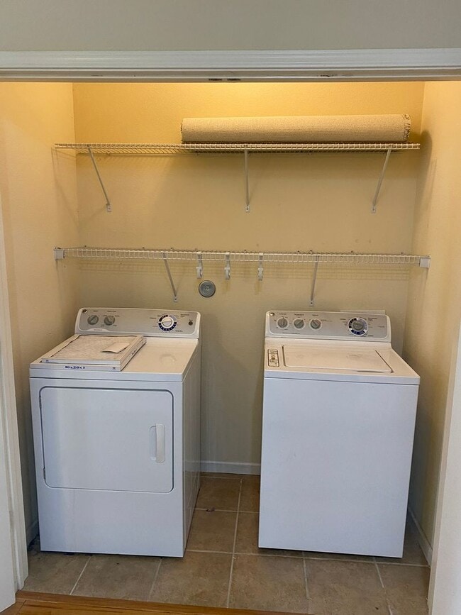 Building Photo - Midtown Village 2 Bedroom Available Now!