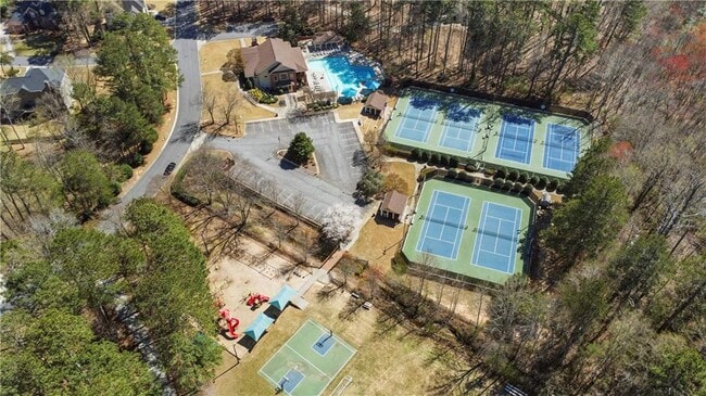 Building Photo - 5685 Lake Manor Trce