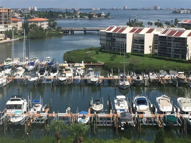 Building Photo - 7984 Sailboat Key Blvd S