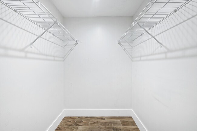 Building Photo - 35 SE 12th St