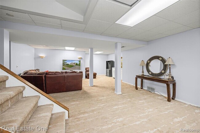 Building Photo - 13987 Glenwood Dr