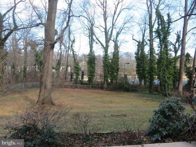 Building Photo - 26 Lakeside Dr