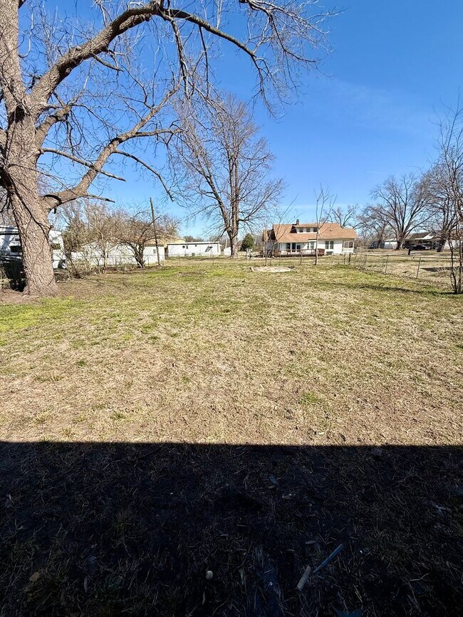 Building Photo - Single Family Home