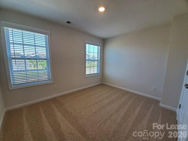 Building Photo - 3013 Lydney Cir