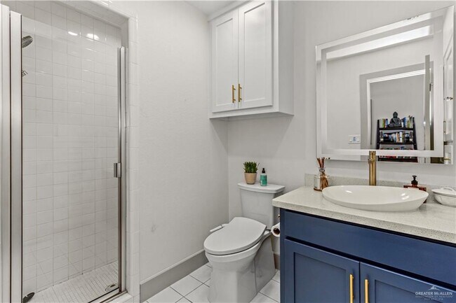 Building Photo - 708 Kiwi Ave