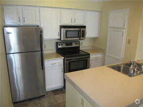 Building Photo - 8888 Tallwood Dr