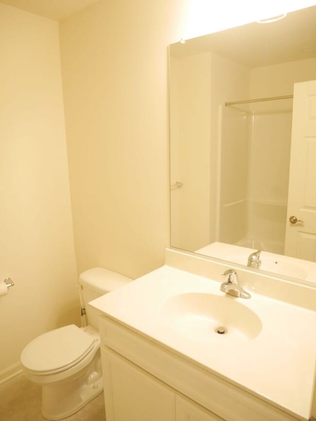 Building Photo - Stunning 3 Bedroom Townhouse Easton, MD