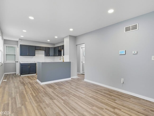 Building Photo - 13320 Jane Ave