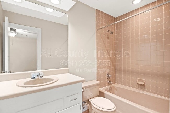 Building Photo - 1619 Budwood Dr