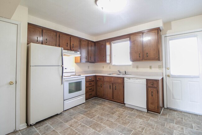 Building Photo - 371 Peabody Dr