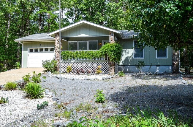 Building Photo - Central Hot Springs Village/Home/Unfurnished