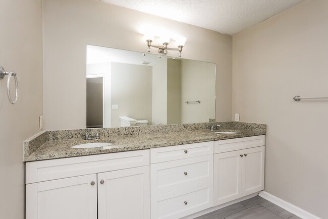 Building Photo - 359 Tait Rd