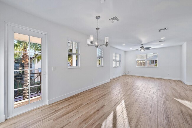 Building Photo - 3770 SE County Line Rd