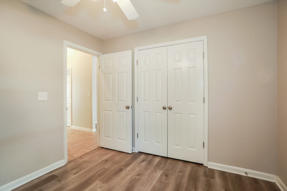 Building Photo - 2109 S Cranbrook Ave