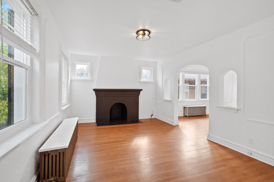 Building Photo - 7246 Amherst Ave