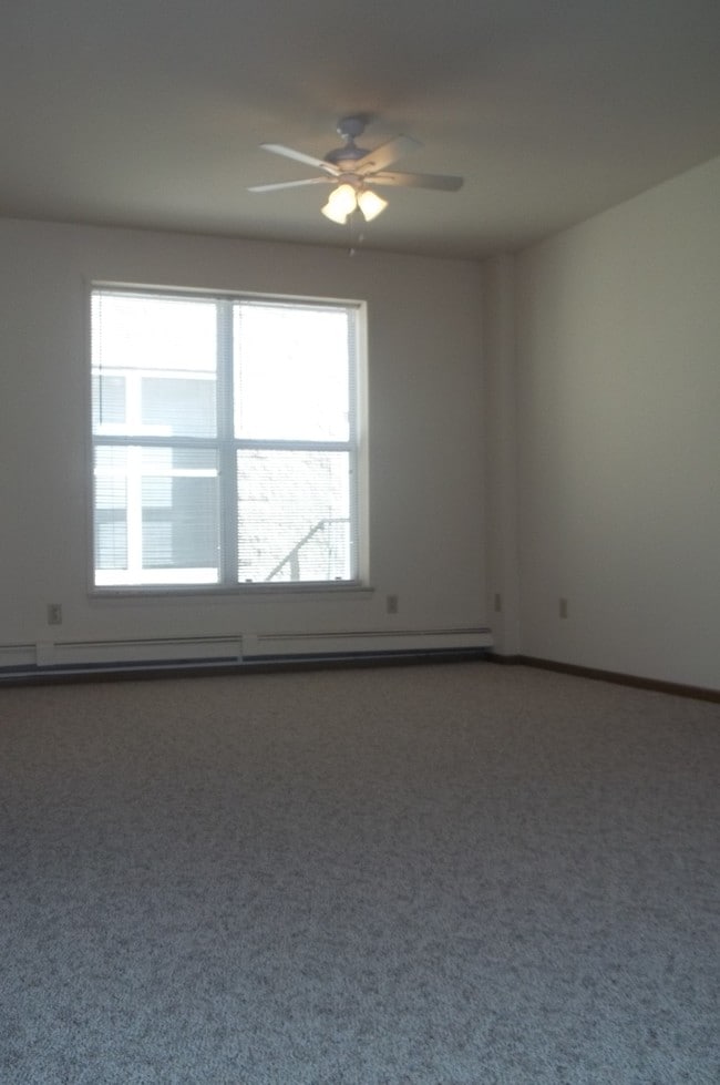 Civic Arms Apartments 2005 10th Ave South Milwaukee WI 53172