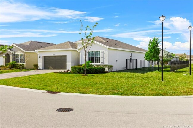 Primary Photo - 2731 NE Breezeway Cir