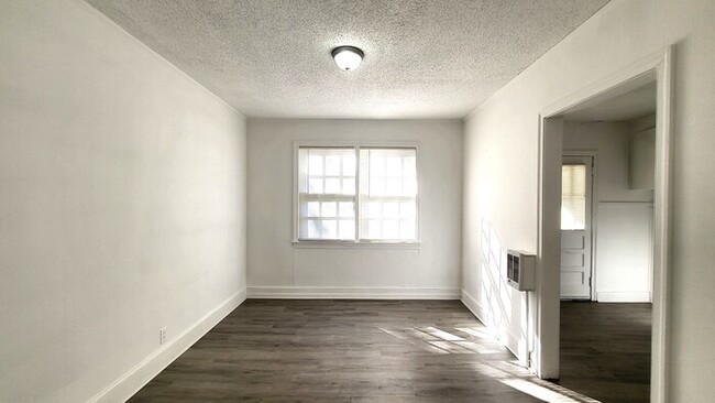 Building Photo - Remodeled Two Bedroom House Available For ...