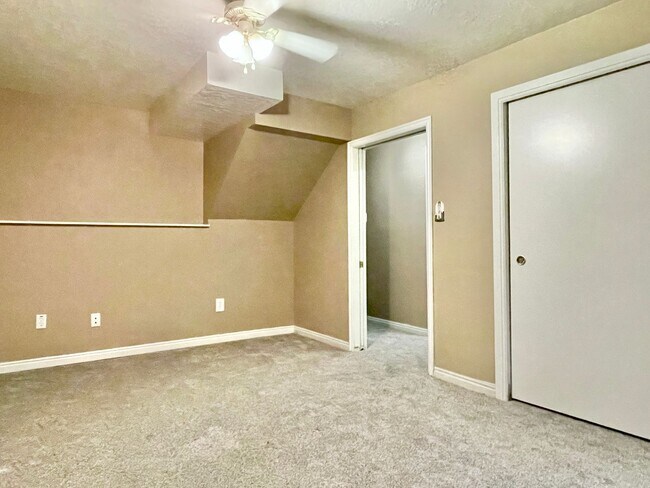 Building Photo - Cozy West Valley Home For Rent!