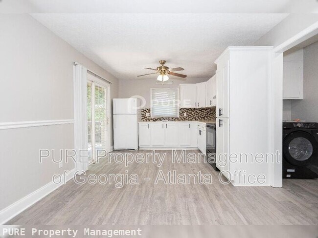 Building Photo - 2895 Lakemont Pl SW