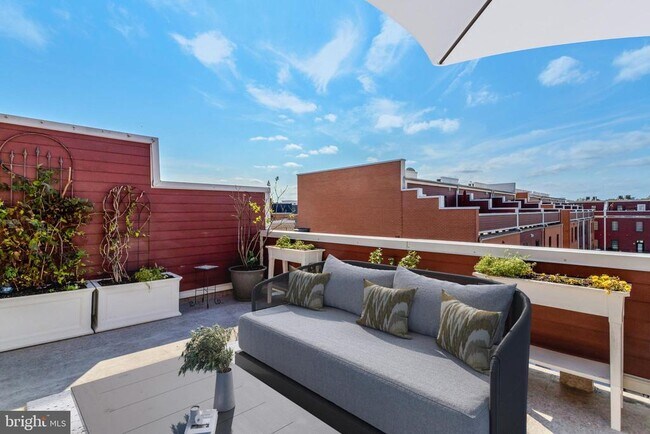 Building Photo - 2004 Potomac Ave