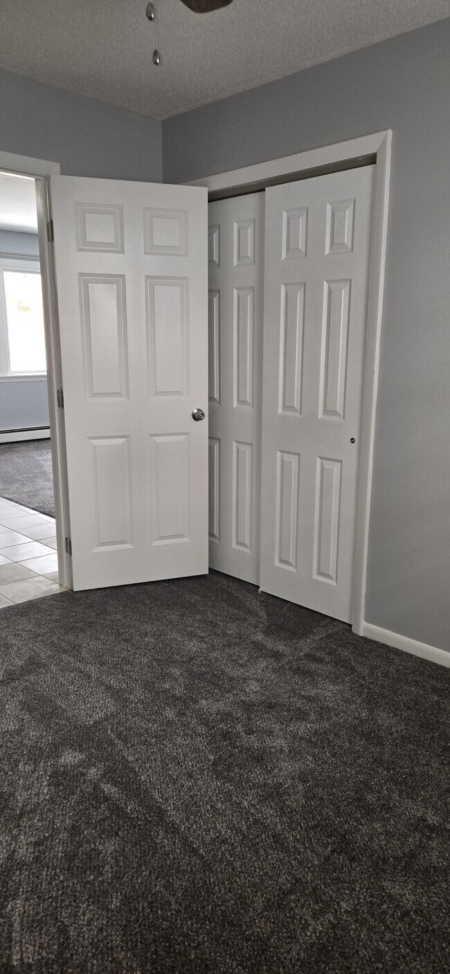 Building Photo - 14360 Leonard Rd