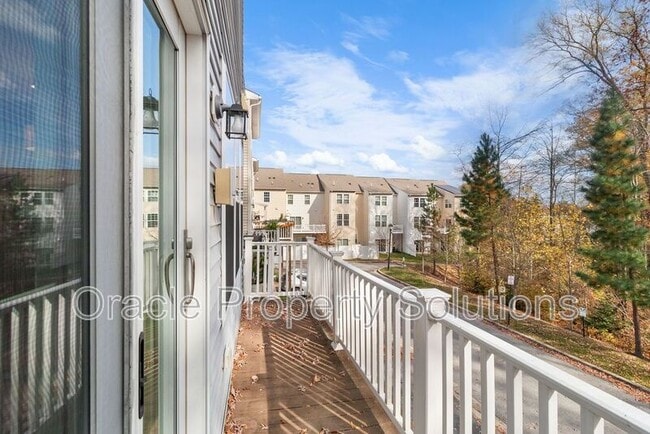 Building Photo - 1201 Falcon Point Dr